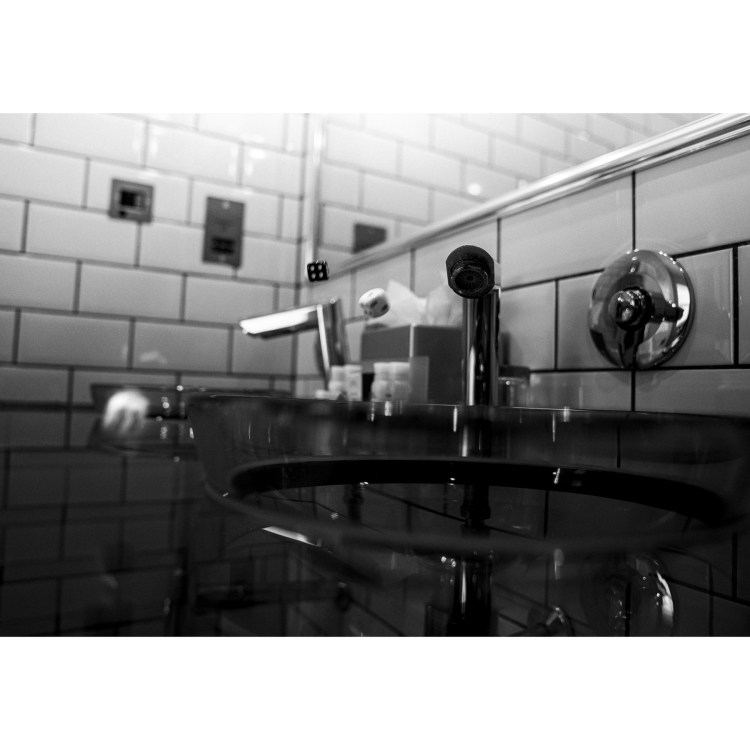 Room #01 | FREDERICK